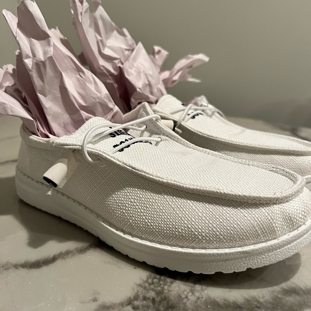 NWT  Simply Southern slip on shoe